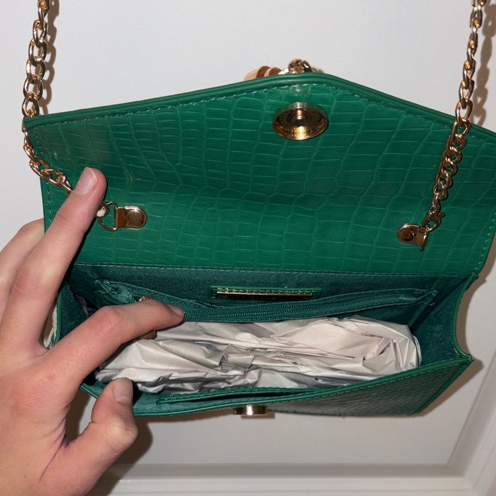 Madison West Emerald Green purse - Picture 4 of 6